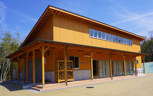 里山資源再生ハウス
